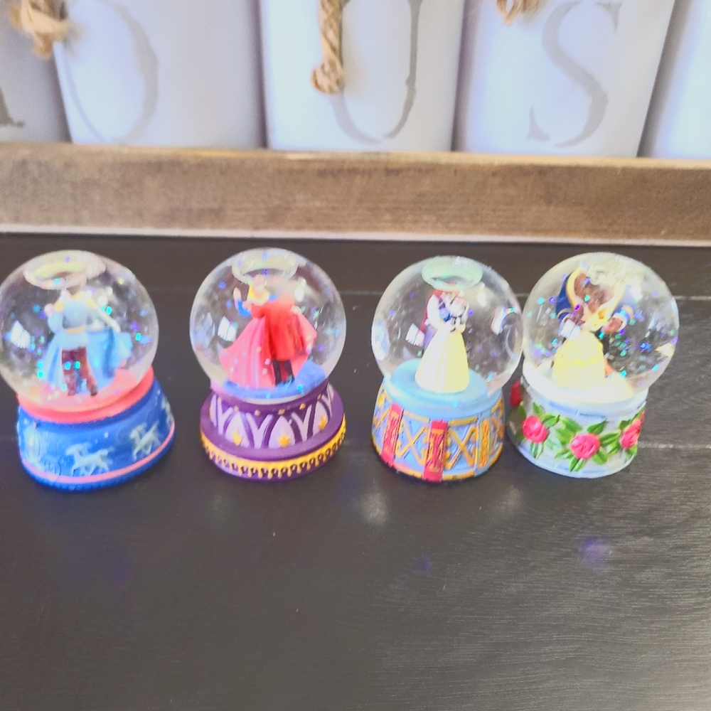 snow globe mini figures ( LOT ) all together at one price